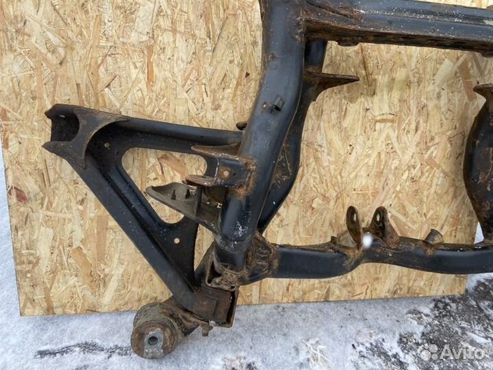 Балка подвески задняя задняя Porsche Cayenne 955