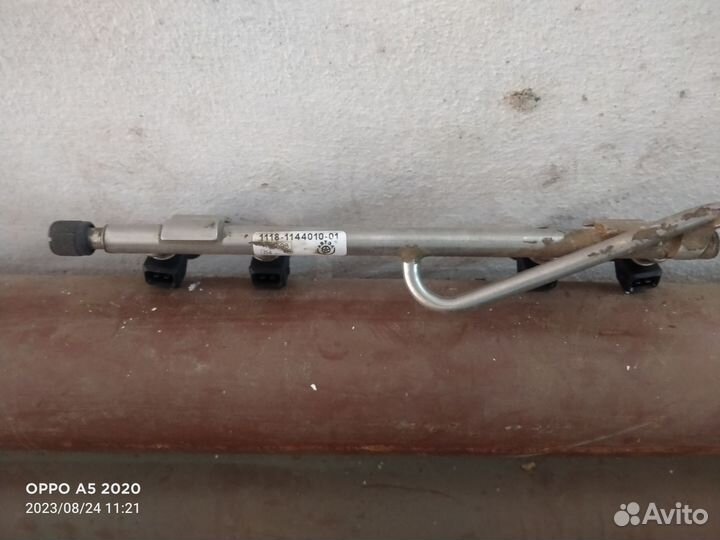 Топливная рампа 2114