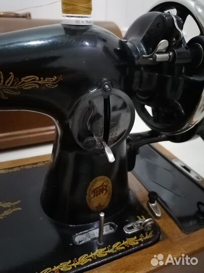 Швейная машинка зингер