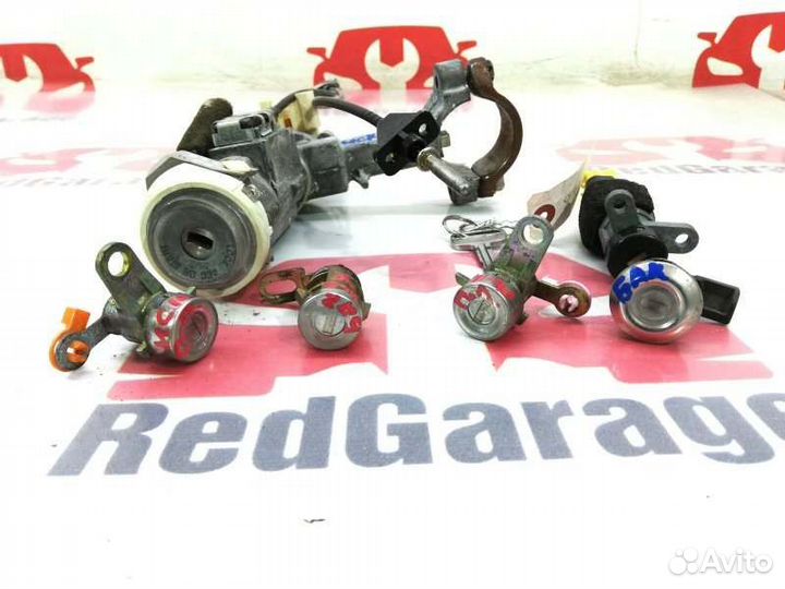 Замок зажигания с комплектом личинок Toyota Tundra