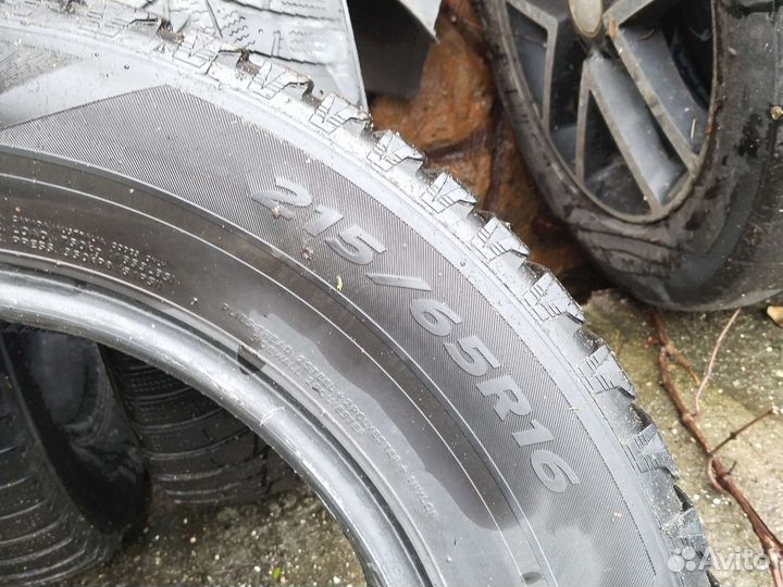 Laufenn I Fit Ice LW 71 215/65 R16 98T