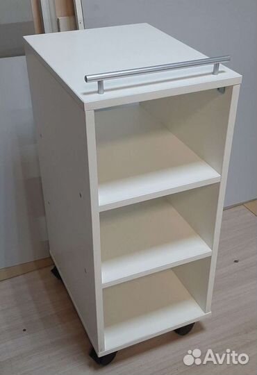 Косметологический столик