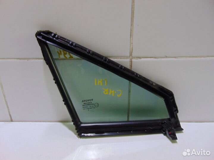 Стекло двери (форточка) переднее левое Toyota C-Hr