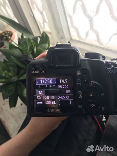 Фотоаппарат canon 1000d