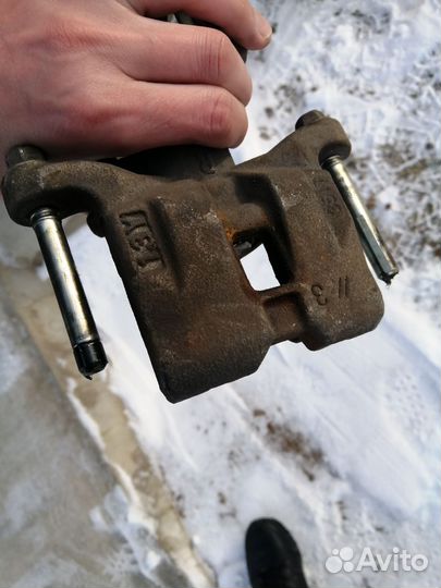 Суппорт левый Mazda 6 gg / gh