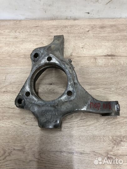 Кулак поворотный левый Opel Insignia