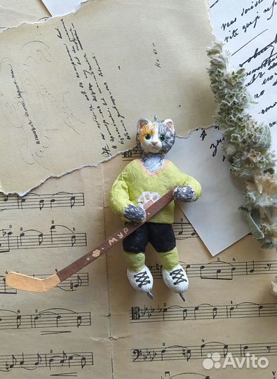 Ватная игрушка кот - хоккеист