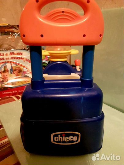 Паравозик-каталка chicco