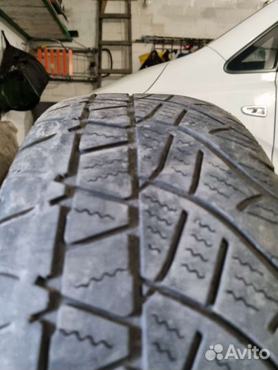 Michelin Latitude Cross 215/70 R16 104