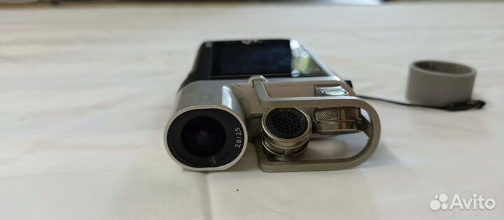 Видеокамера Sony HDR-MV1