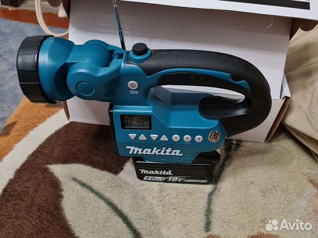 Радио-фонарь Makita LXT BMR 050