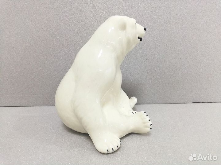 Фигурка белый медведь сидит