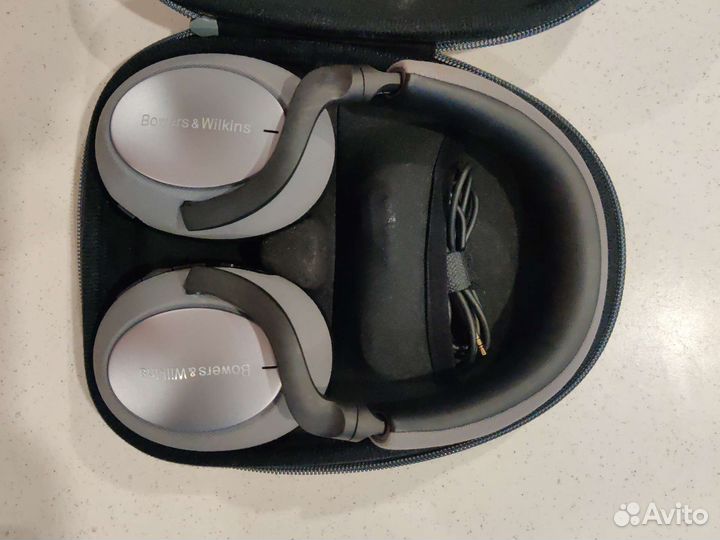 Bowers & Wilkins PX7