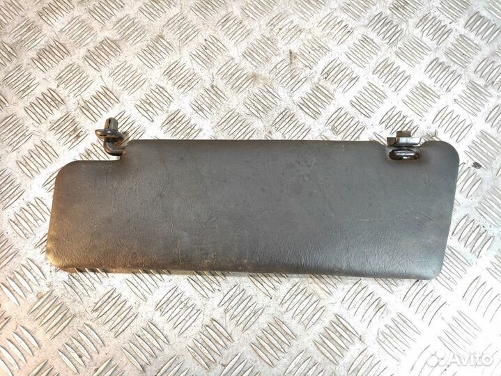 Козырек солнцезащитный E 124