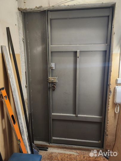 Металлическая входная дверь с добором