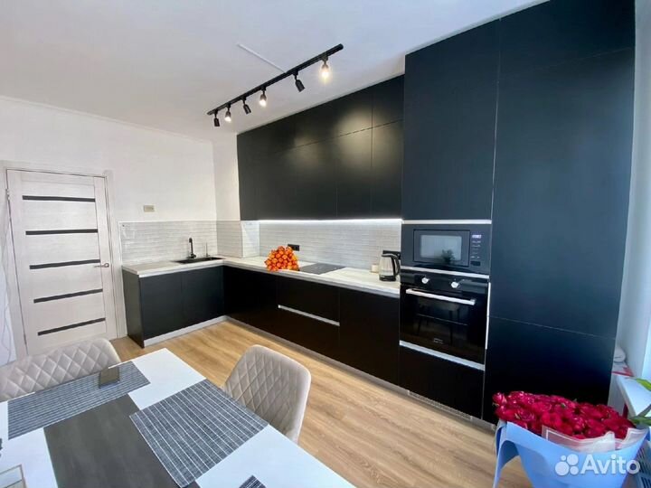 П образная кухня на заказ. Фабрика