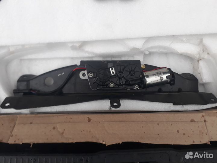 Замок крышки багажника с доводчиком BMW x5 e70