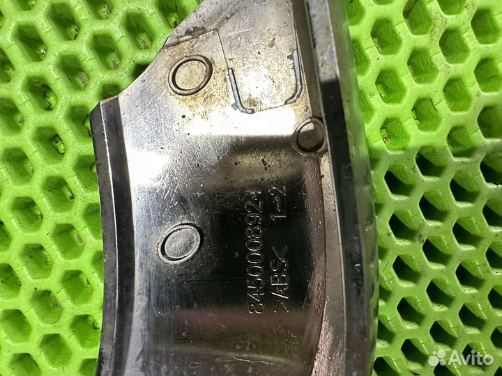 Молдин переднего бампера нижний левый LADA vesta