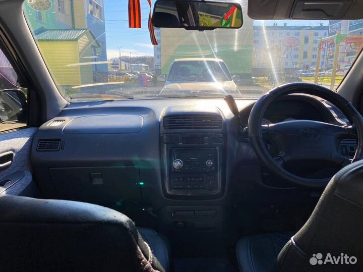 Toyota Ipsum 2.0 AT, 2000, 194 188 км