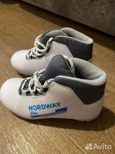 Лыжные ботинки