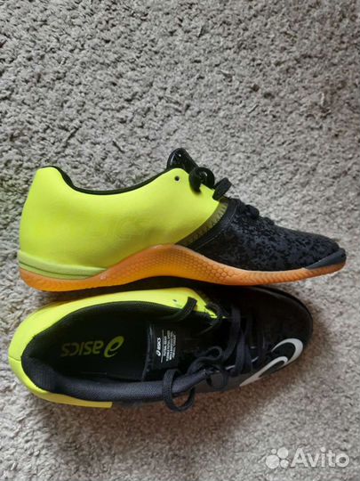 Футзалки asics