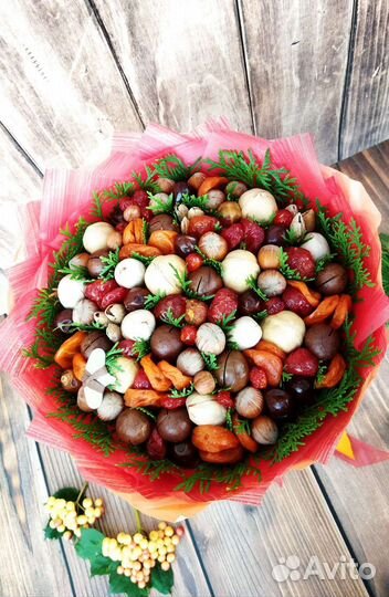 Съедобные букеты из сухофруктов и орехов на заказ