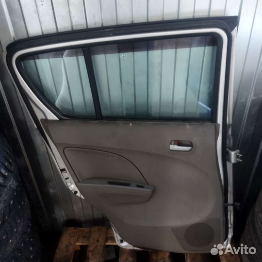 Дверь задняя левая Suzuki Alto HA25S HA35S HA25V