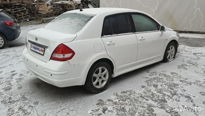 Трубка кондиционера Nissan Tiida (C11) 92490-EL000