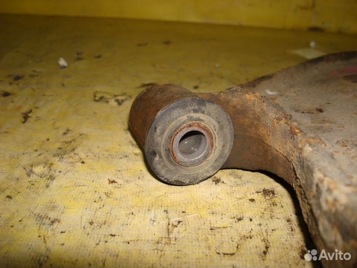 Рычаг Nissan Sunny FNB15 (Переднее Правое)