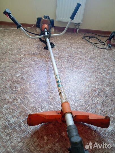 Триммер бензиновый косилка