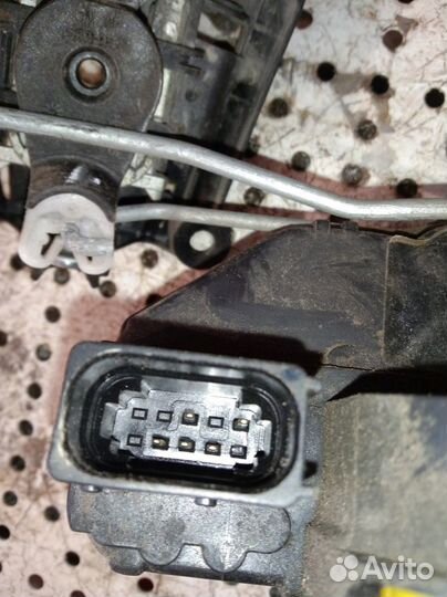 Замок двери передний левый Chevrolet Cruze