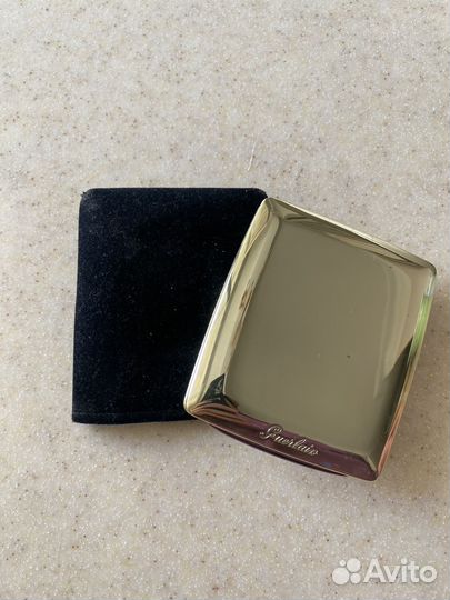 Футляр для пудры