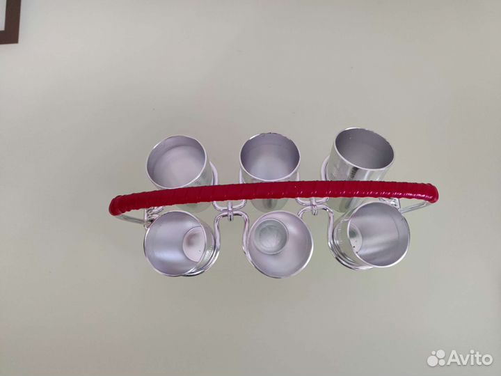 Набор металлических стопок на подставке