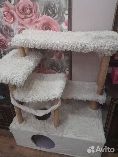 Домик для кошки с когтеточкой бу