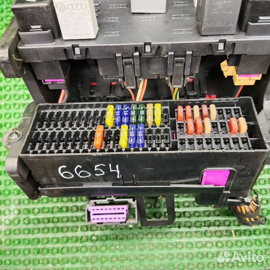 Блок предохранителей Volkswagen Tiguan 5N1 2008