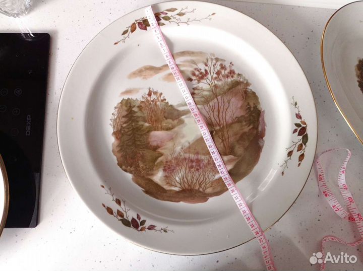 Большие блюда и тарелки, Богдановичский фарфоровый