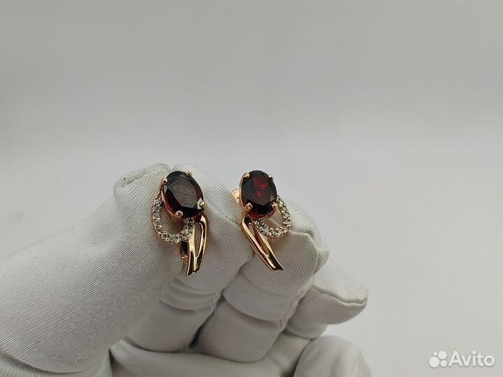 Пара серёг 585 пробы с бриллиантами. Рассрочка