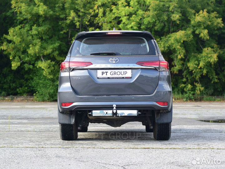 Фаркоп под квадрат Toyota Fortuner II, 2015-2020 п