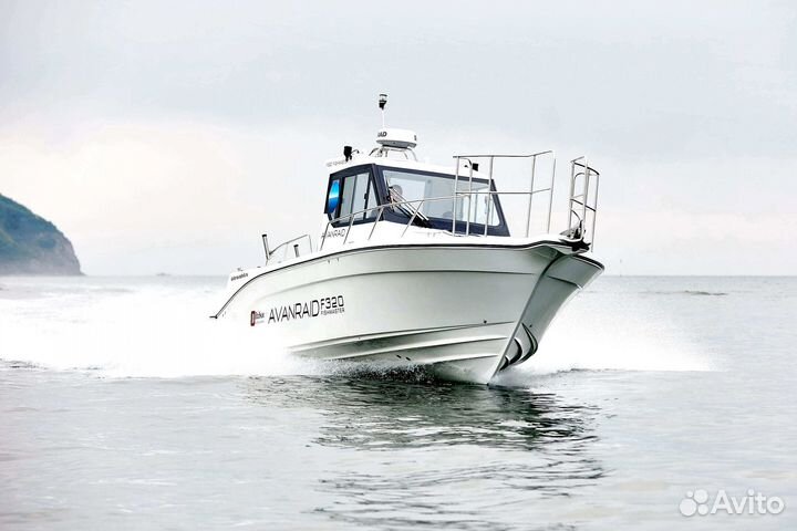 Катер Avanraid F320 Fishmaster с Suzuki 2хDF200ATX