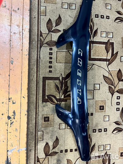 Ветровик Toyota cresta