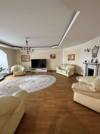 3-к. квартира, 171 м², 8/17 эт.