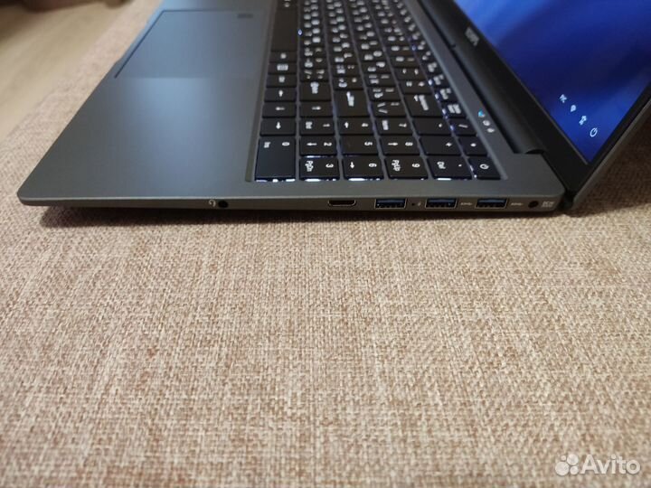 Ноутбук 15.6