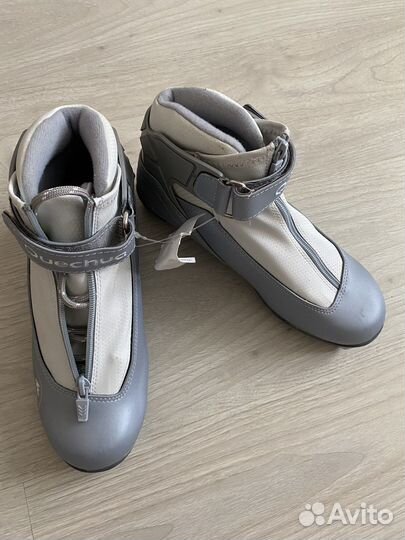 Лыжные ботинки quechua новые 38