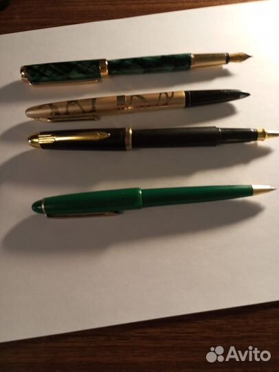 Набор авторучек перьевых и шариковых