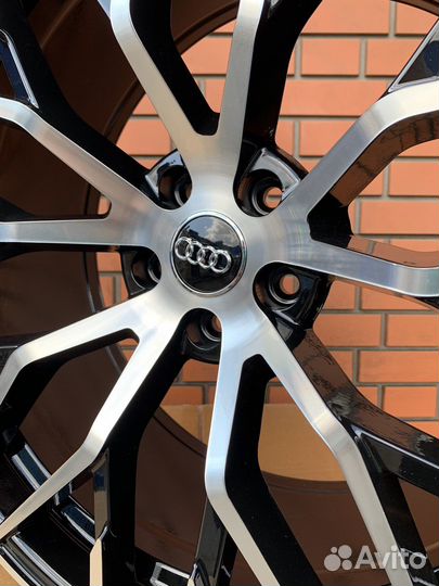 Новый комплект дисков R21 Audi A7 A8