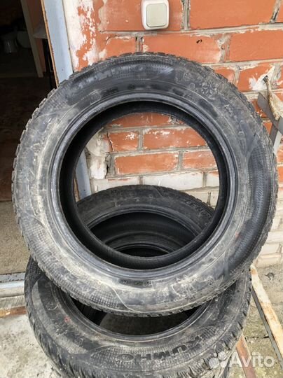 Kumho WinterCraft Ice WI31 225/60 R18 и 225/60 R18 104