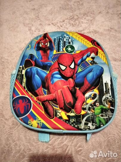 Вещи и рюкзак на мальчика