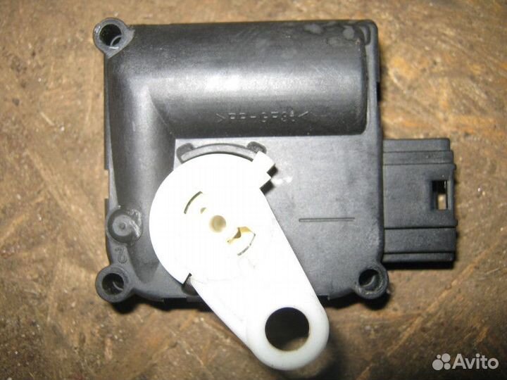 Моторчик заслонок отопителя Audi A6 C6