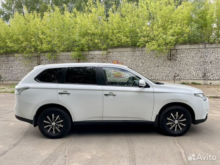 Mitsubishi Outlander 2.0 CVT, 2013, 200 000 км