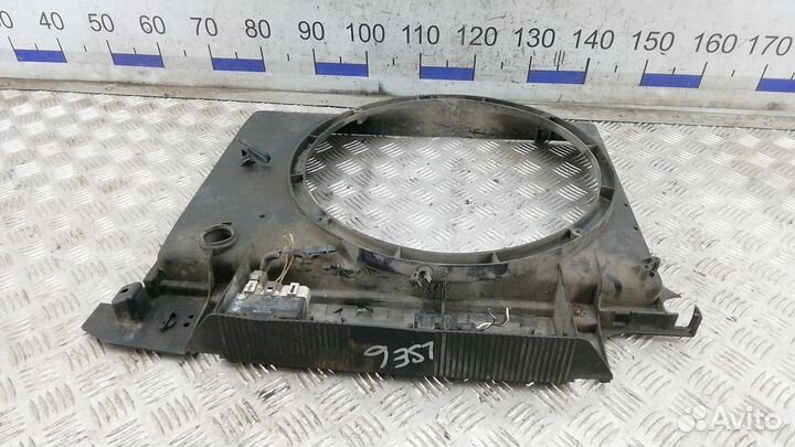 Диффузор вентилятора Volvo V70 1999